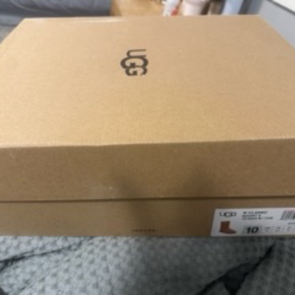 Classic Ugg short boots brown size 10 perfect condition worn twice